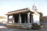 Tamilnadu - Karanthai - 418.jpg (127093 bytes)